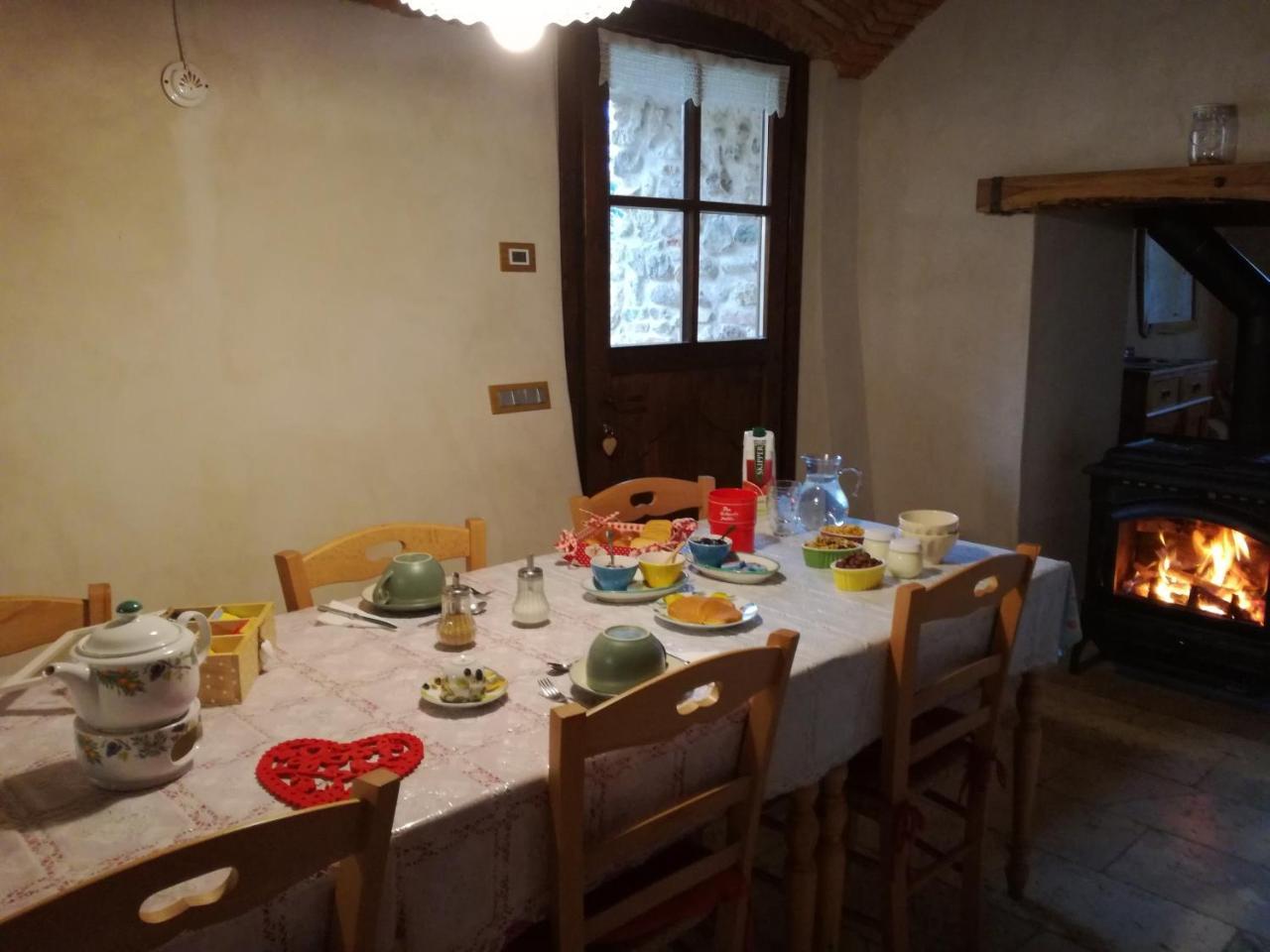 Agriturismo Il Posto Delle Fragole San Giovanni Bianco Eksteriør billede