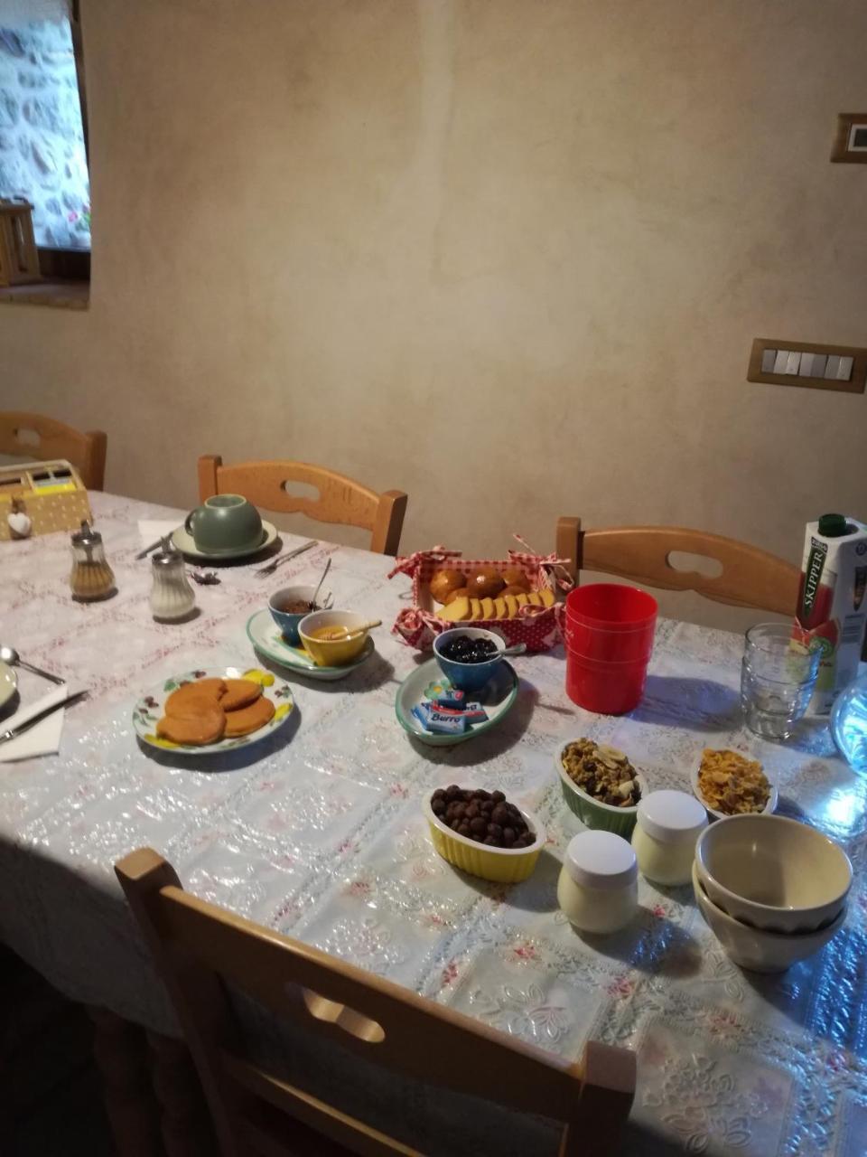 Agriturismo Il Posto Delle Fragole San Giovanni Bianco Eksteriør billede